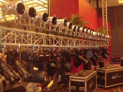 長(zhǎng)沙舞臺(tái)燈光租賃與布置全攻略 專(zhuān)業(yè)設(shè)備助力演藝盛宴